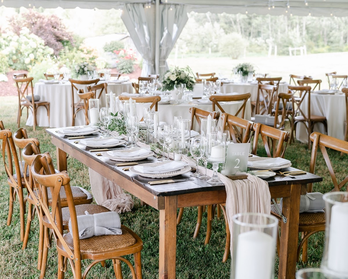 Liv Chic Events — wedding planner in ON L6H 6S2, Canada