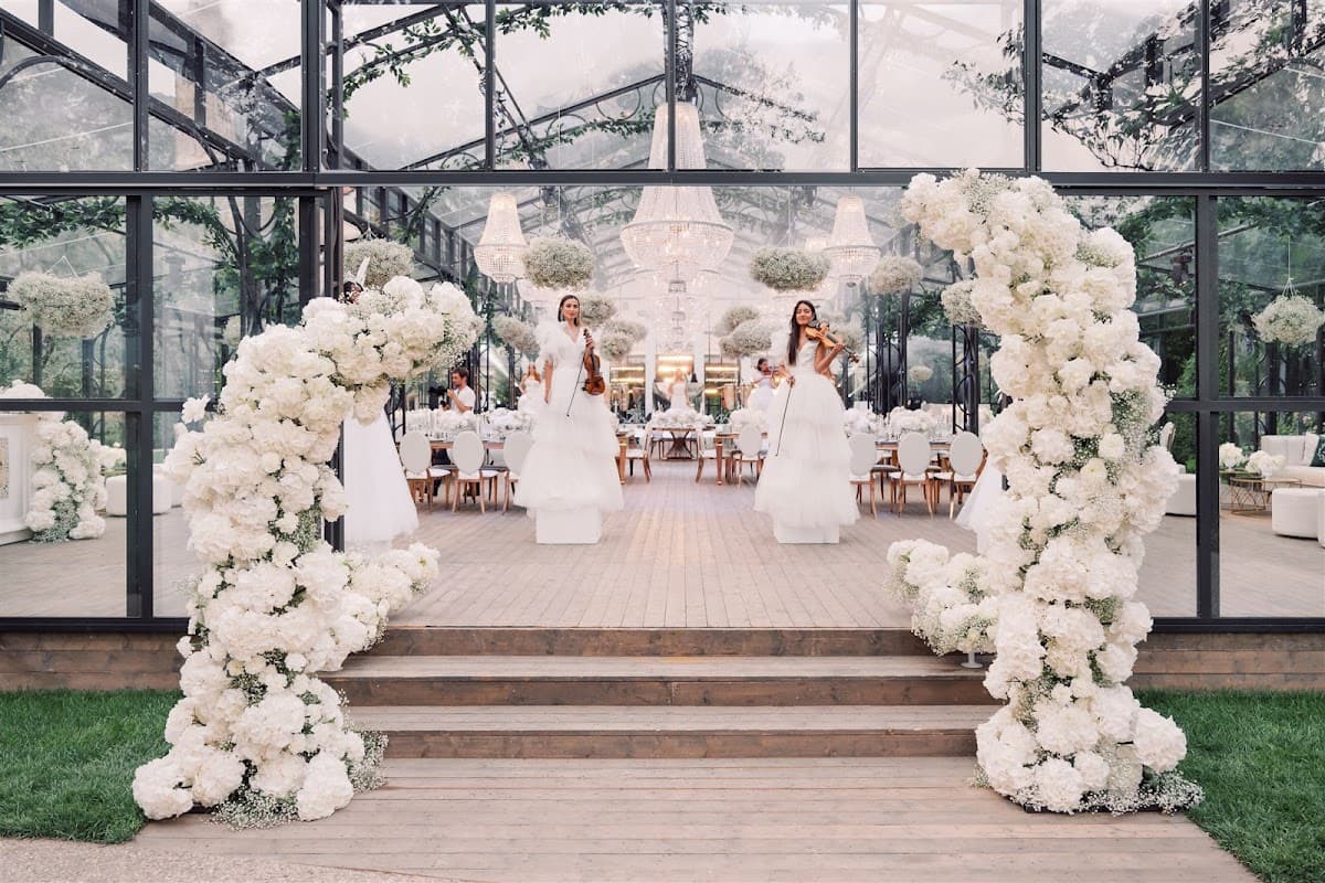 Love on Lake Como Weddings — wedding planner in Cantù, Italy