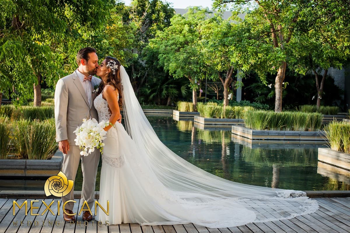 Mexican Wedding Photos — wedding photographer in Cancun