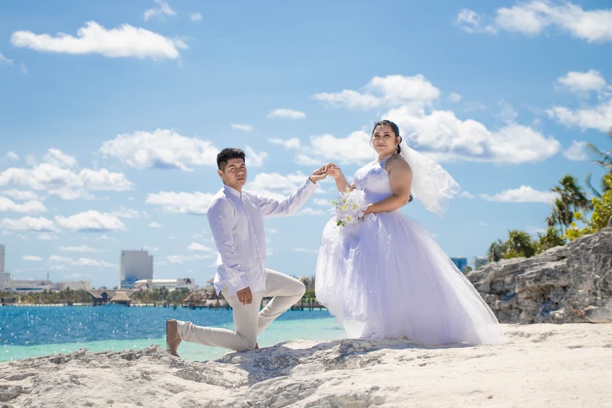Moon Night photographs — wedding photographer in Cancun