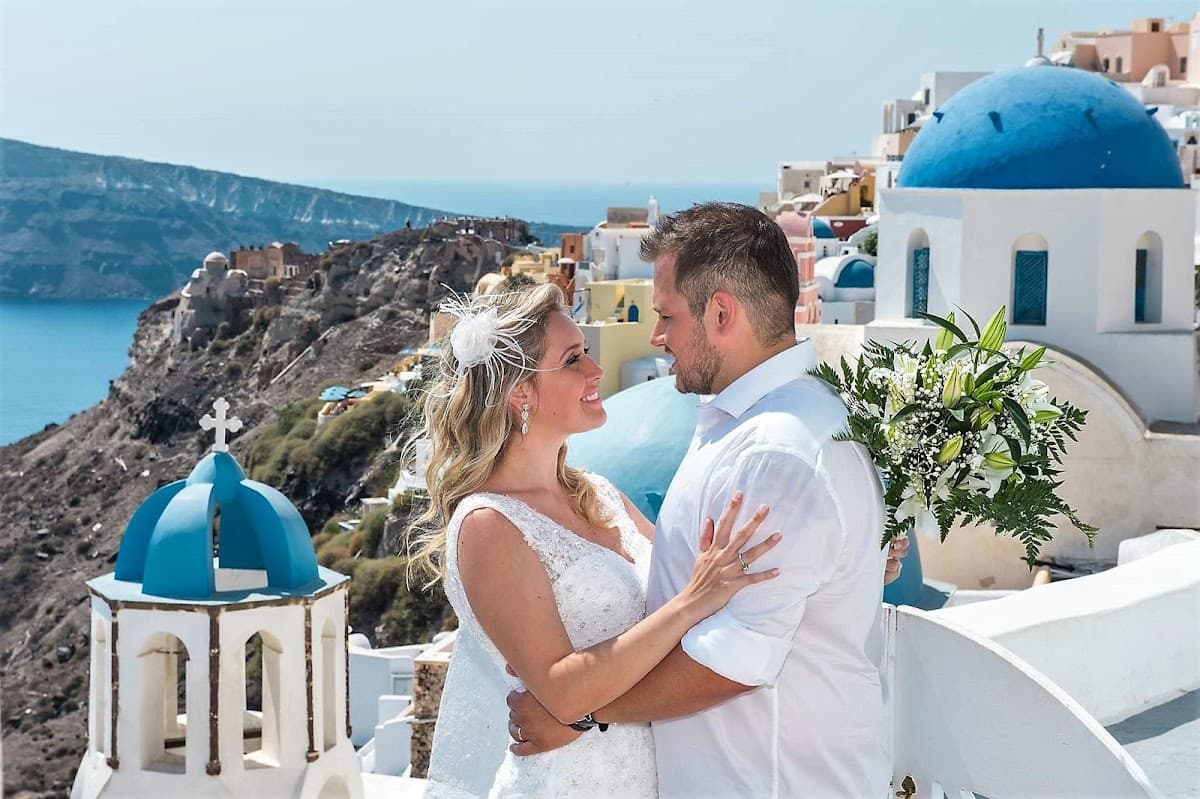 Santorini Weddings — wedding photographer in Santorini