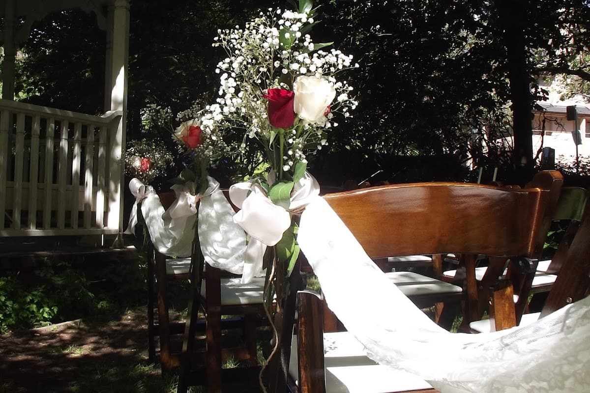 ThistleBEA your wedding — wedding planner in Vancouver