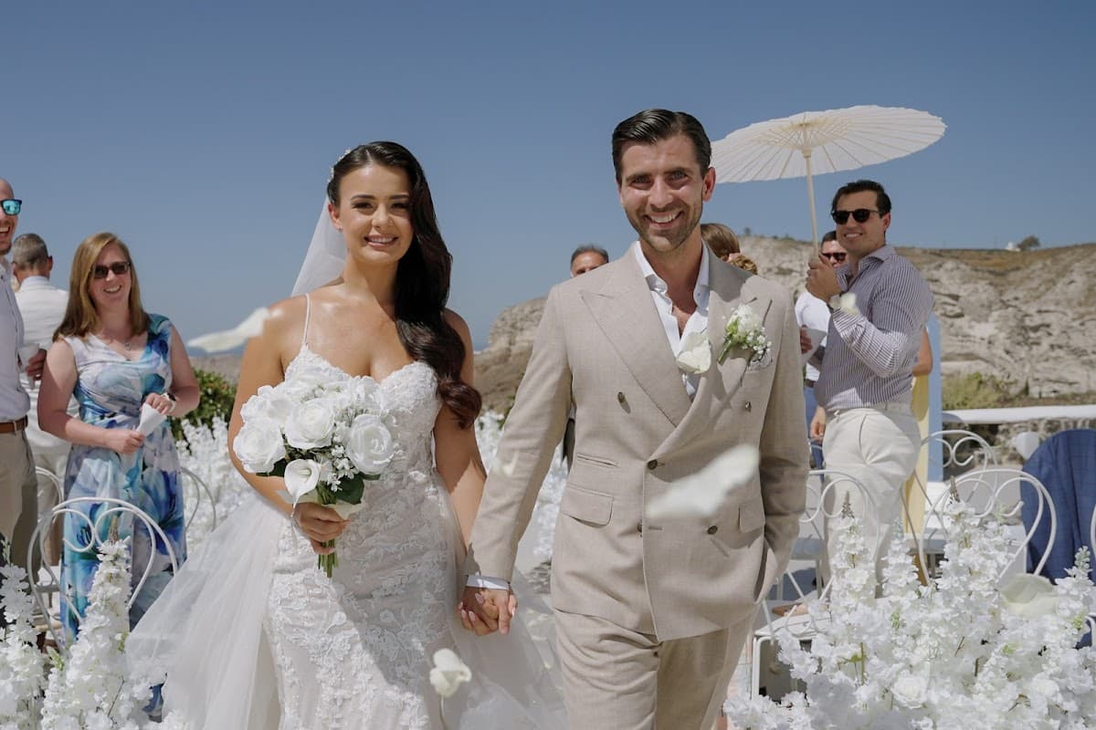 Videographer - Photographer in Santorini - Art Of Visual — wedding photographer in Santorini