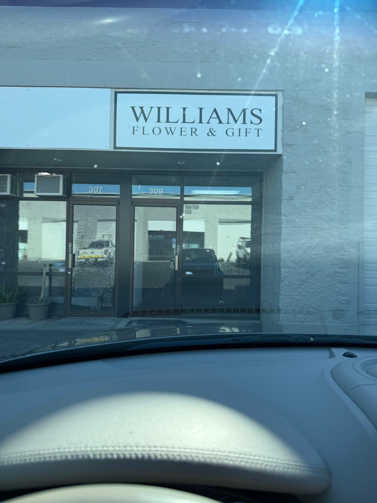 Williams Flower & Gift - Hillsboro Florist — wedding florist in Portland