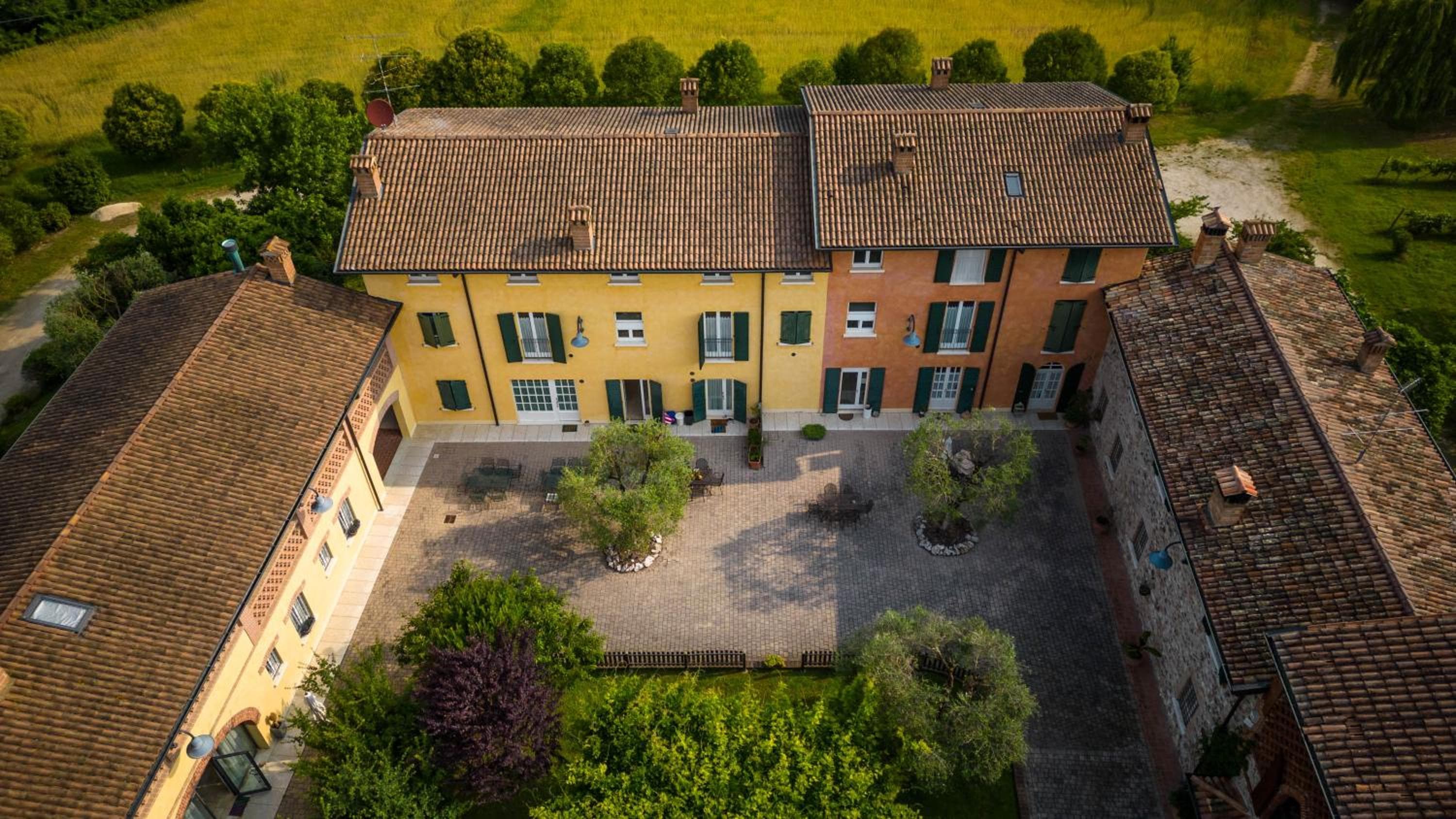 Agriturismo Corte Salandini, wedding venue in Ponti sul Mincio, Italy