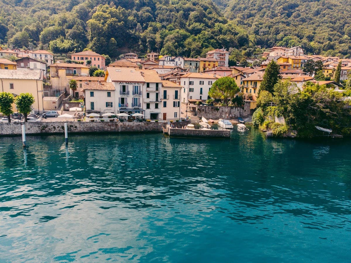 Al Molo 5 - Lake Front Suites and Apartments — destination wedding venue in 23865 Vassena LC, Italy