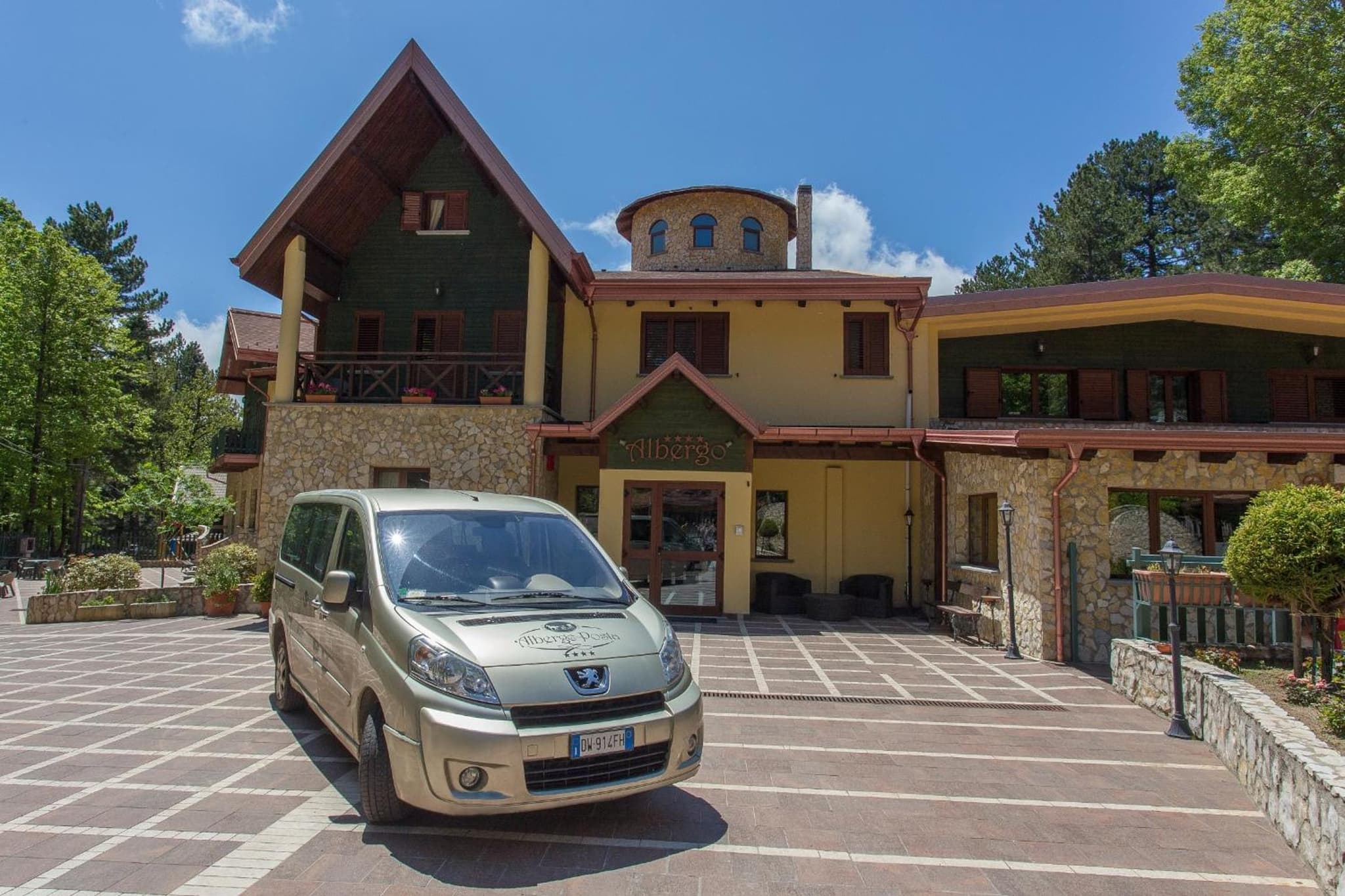 Albergo della Posta, wedding venue in Villaggio Mancuso, Italy