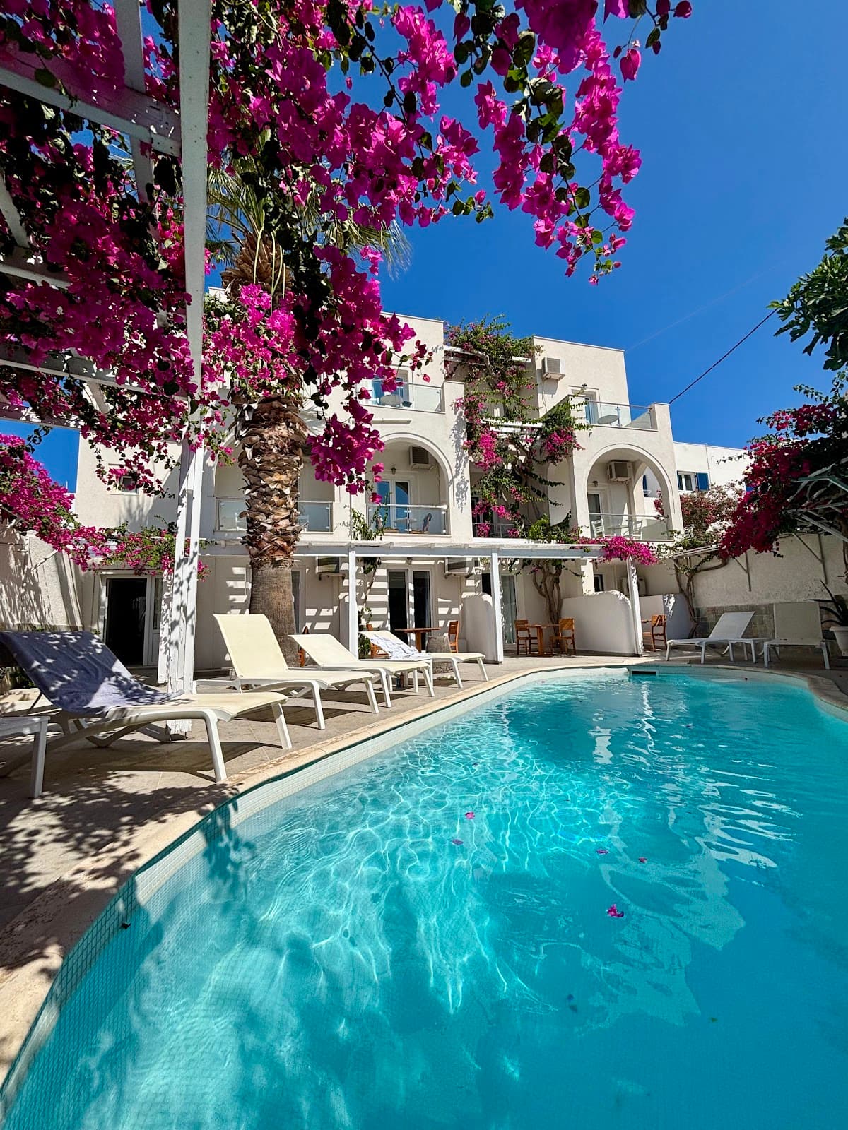 Alesahne Beach Hotel — destination wedding venue in Thira 847 00, Greece