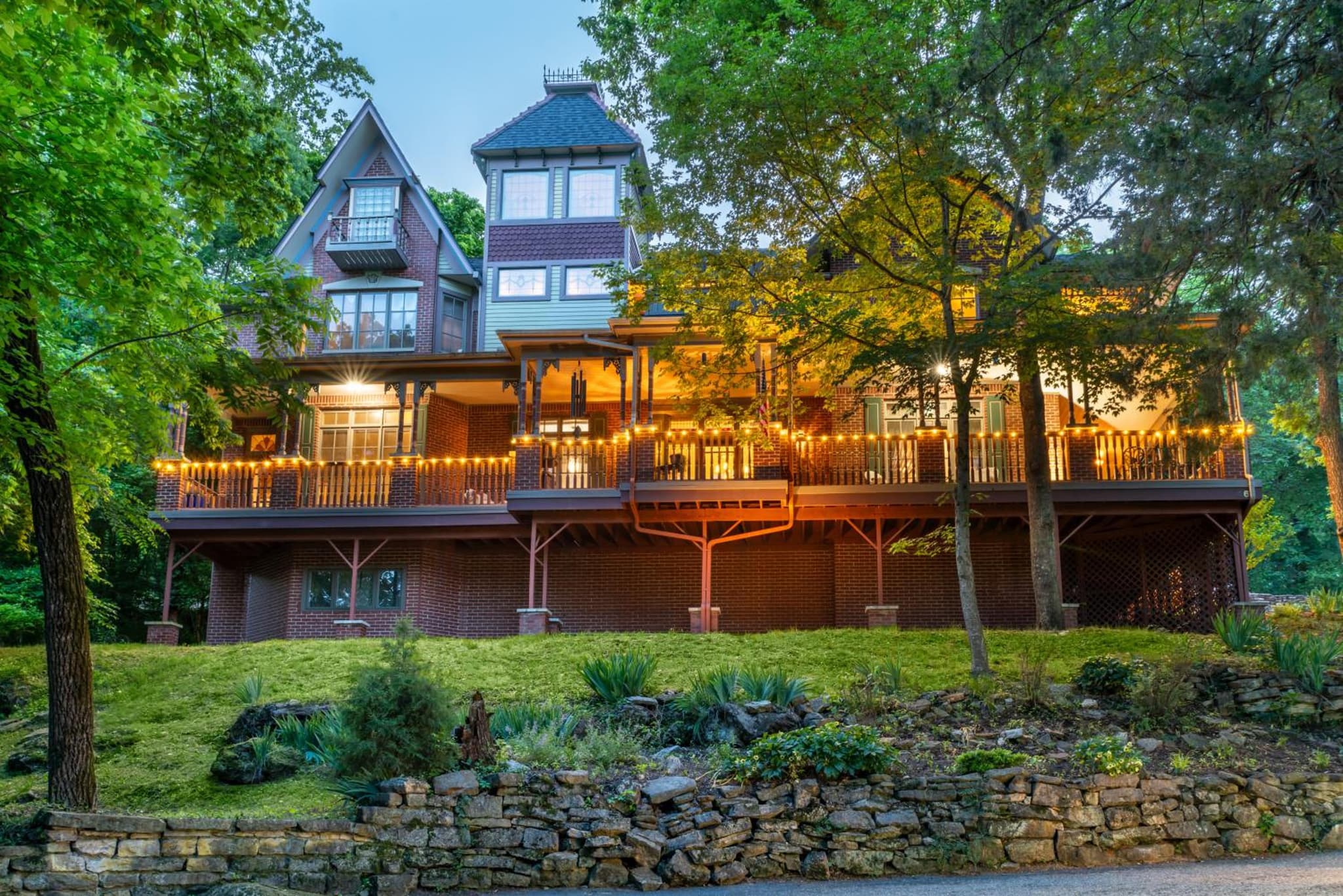 Angel at Rose Hall, wedding venue in Eureka Springs, United States