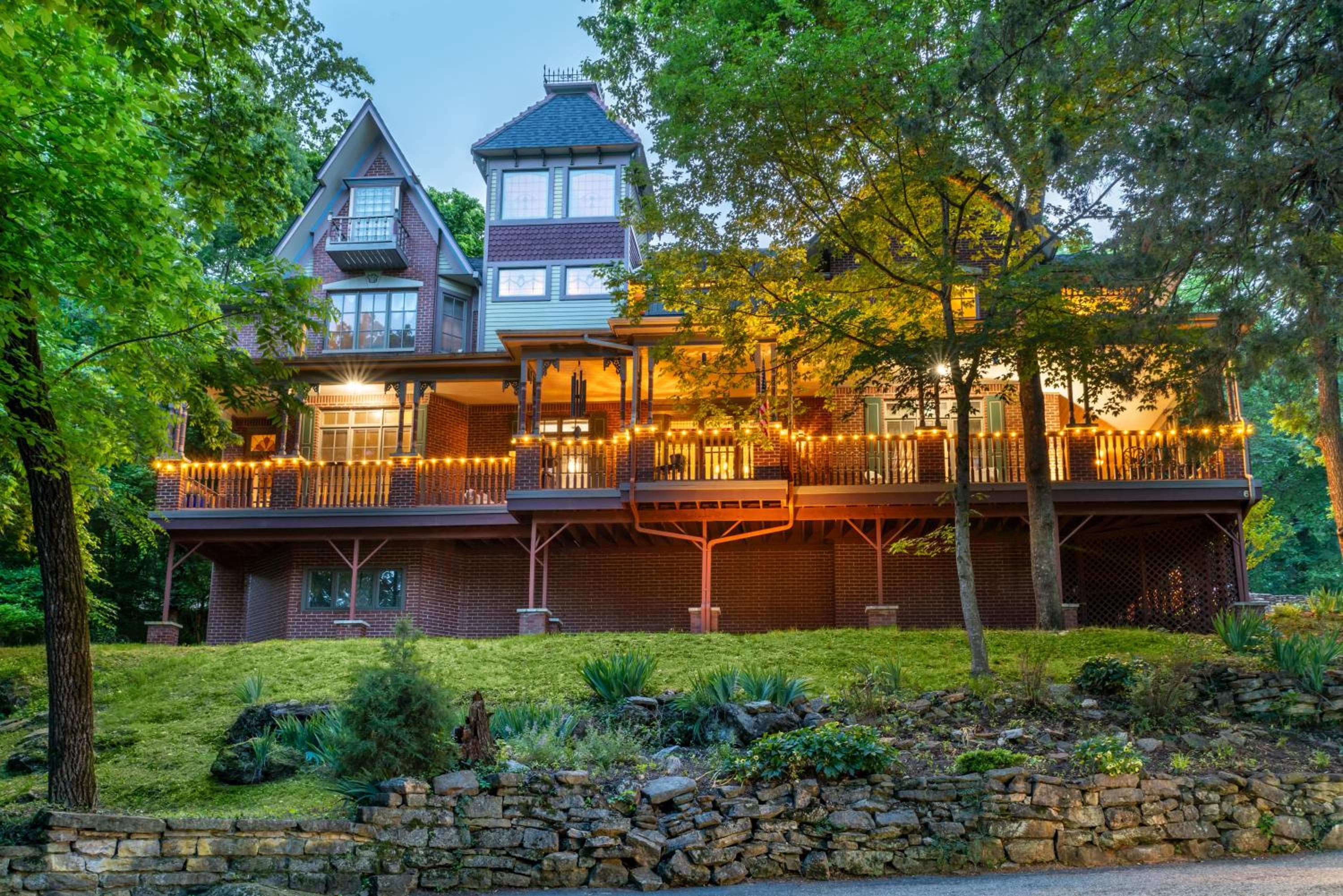 Angel at Rose Hall, wedding venue in Eureka Springs, United States