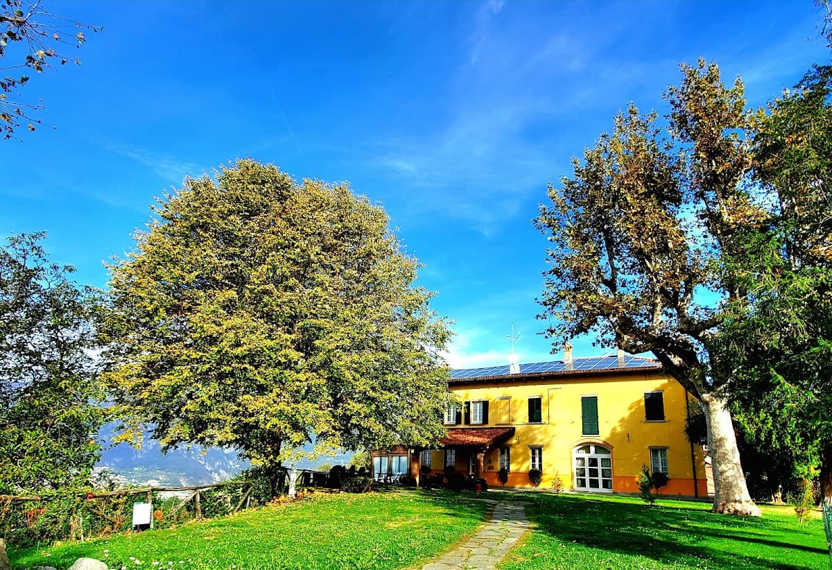Antica Locanda La Tinara del Belvedere: destination wedding venue in 23851 Bartesate LC, Italy