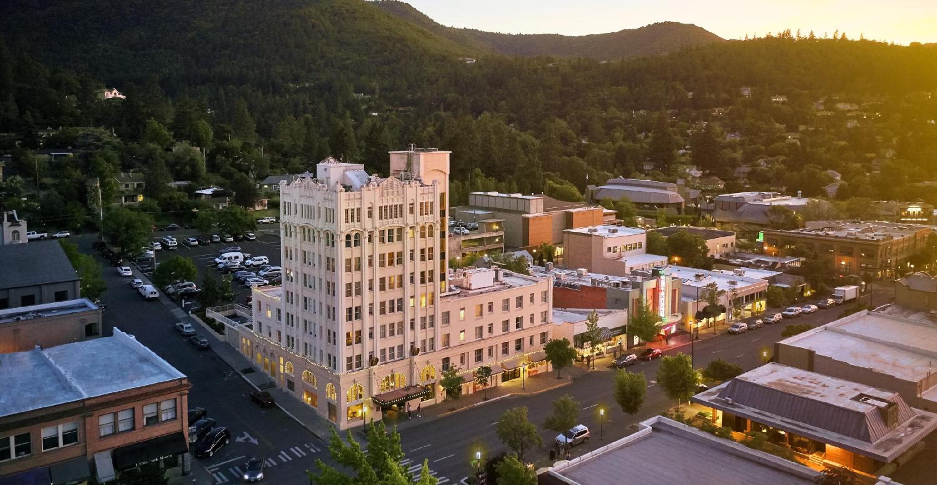 Ashland Springs Hotel, wedding venue in Ashland, United States