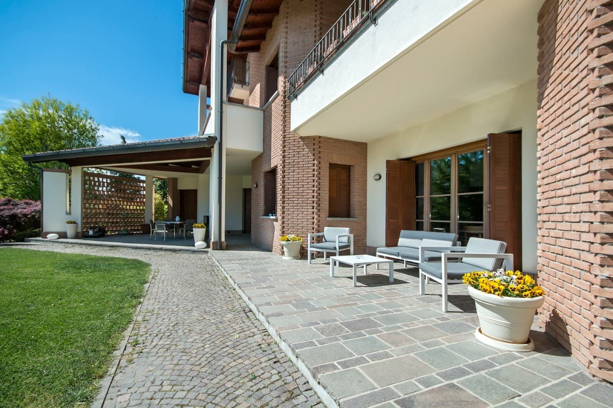 B & B Casa Ceruti: destination wedding venue in 22079 Villa Guardia CO, Italy