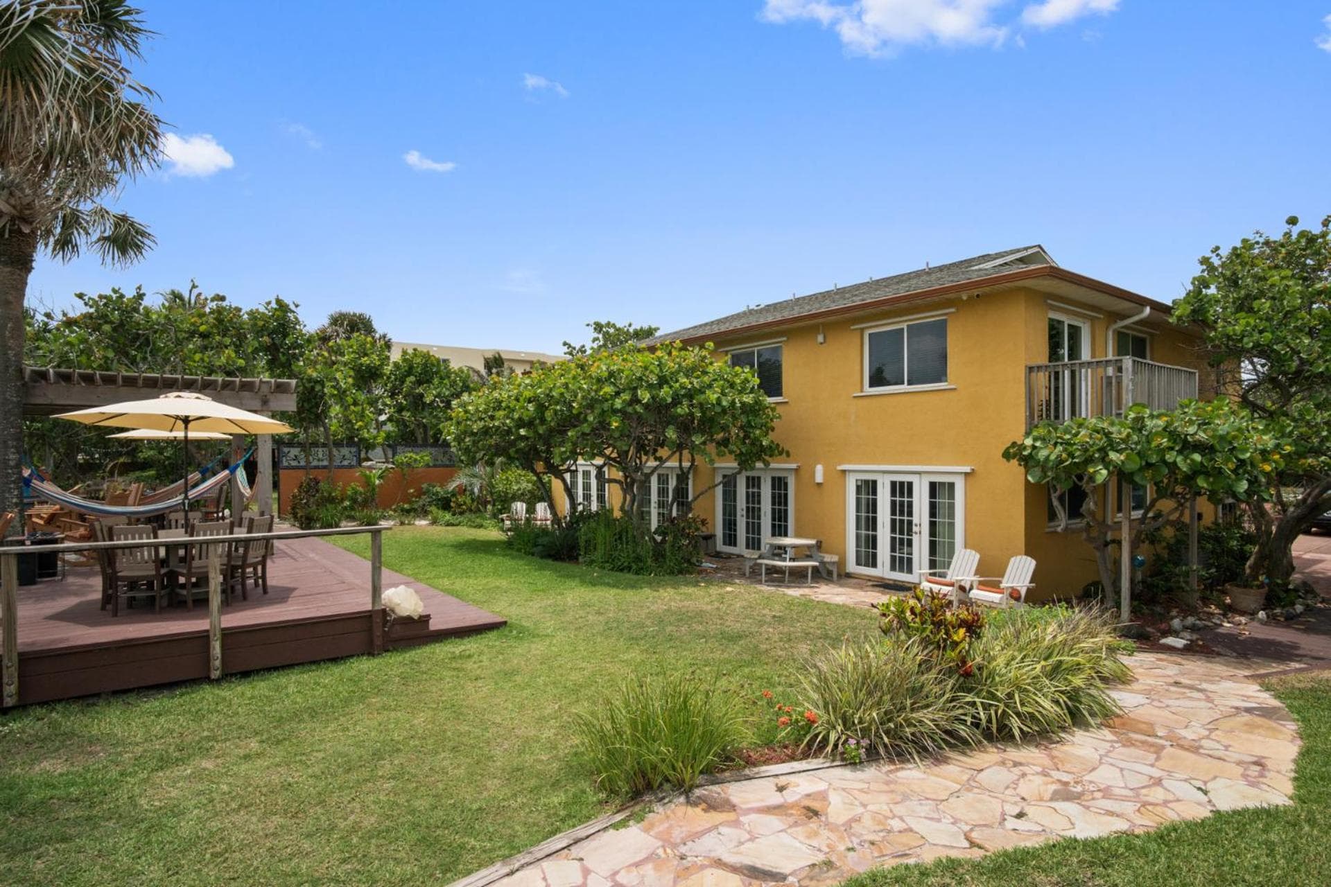 Beach Place Guesthouses, wedding venue in Cocoa Beach, United States