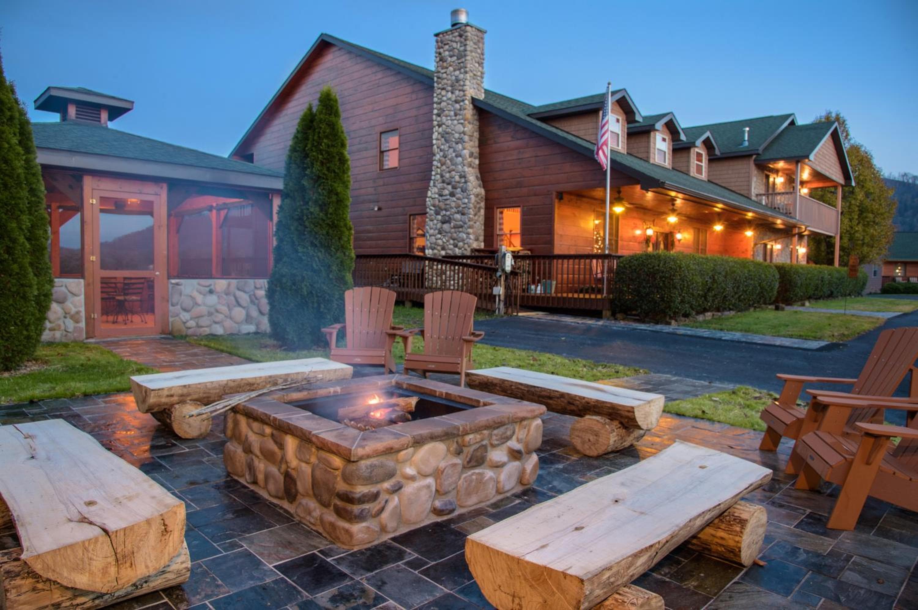Berry Springs Lodge, wedding venue in Sevierville, United States