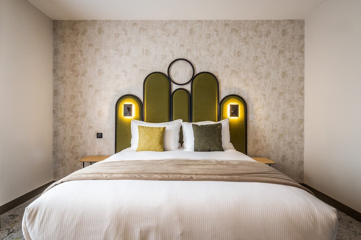 BEST WESTERN LE RELAIS DU VIGNERON — destination wedding venue in 51130 Blancs-Coteaux, France