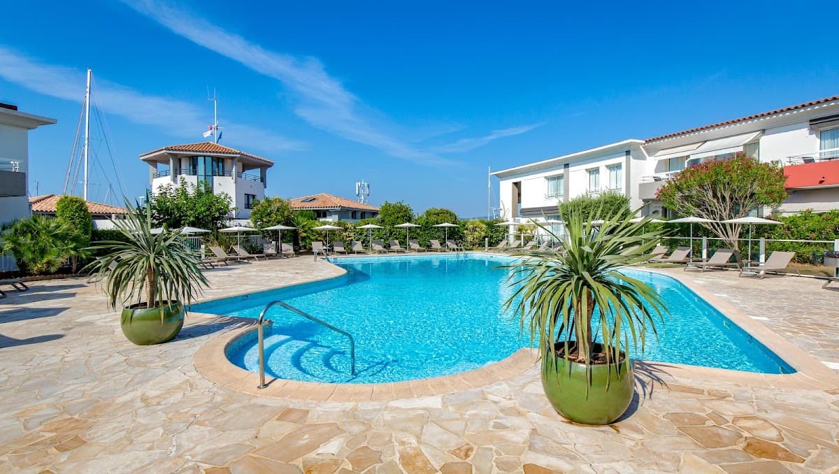 Best Western Plus Hôtel La Marina — destination wedding venue in 83700 Saint-Raphaël, France