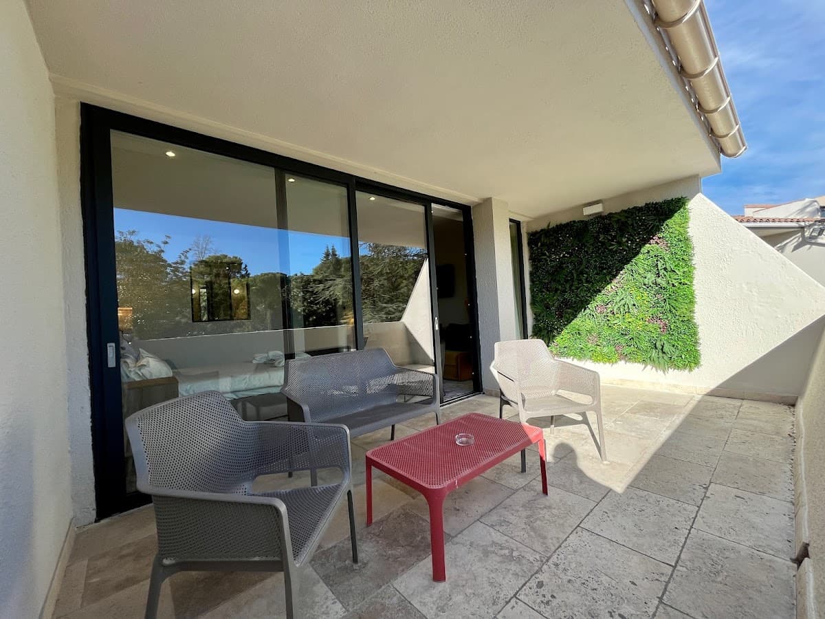 Best Western Sévan Parc Hôtel — destination wedding venue in 84120 Pertuis, France