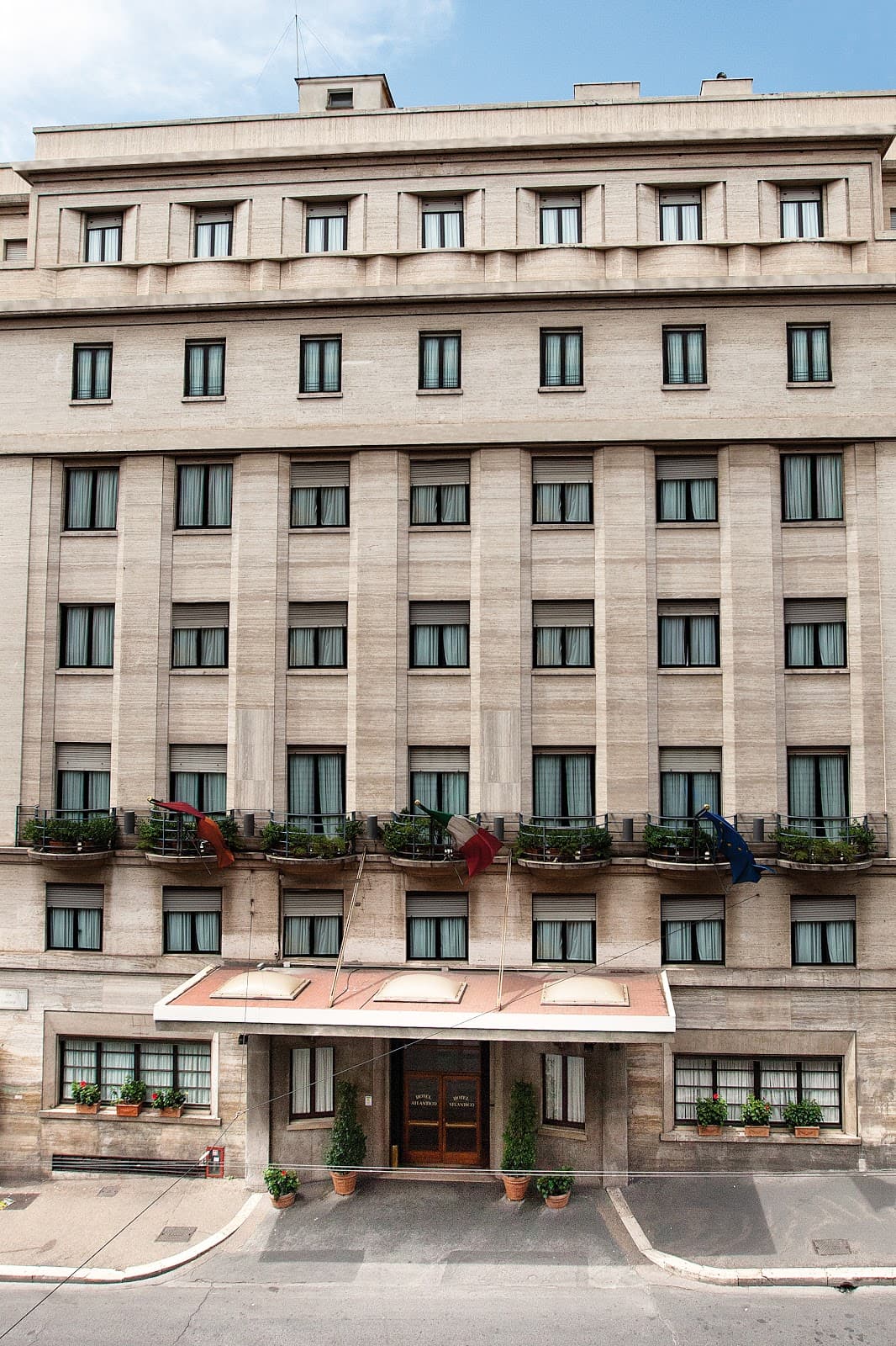 Bettoja Hotel Atlantico — destination wedding venue in 00184 Roma RM, Italy