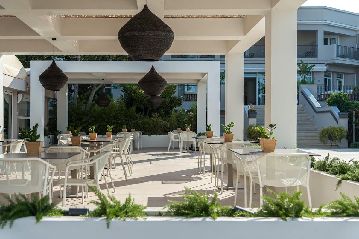 Bitzaro Grande: destination wedding venue in Kalamaki 291 00, Greece