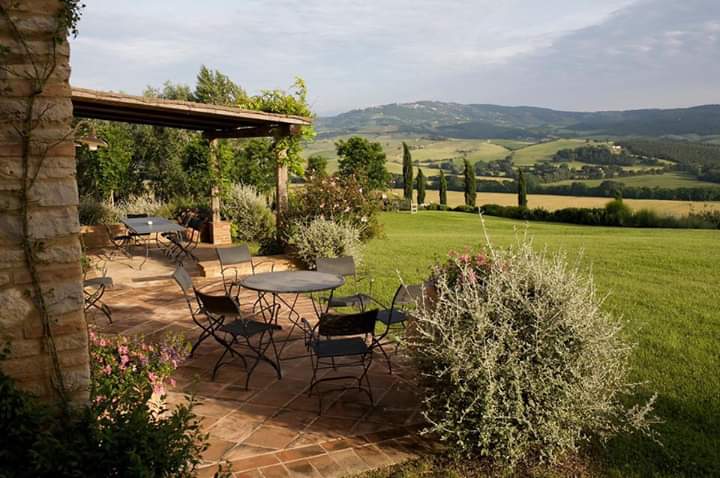 Borgo Finocchieto: destination wedding venue in 53022 Buonconvento SI, Italy