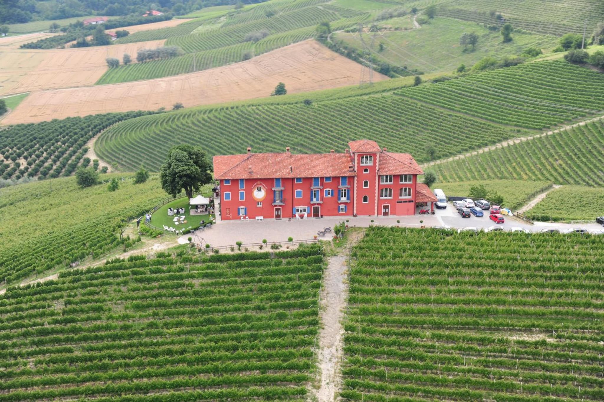 Bricco Rosso, wedding venue in Farigliano, Italy