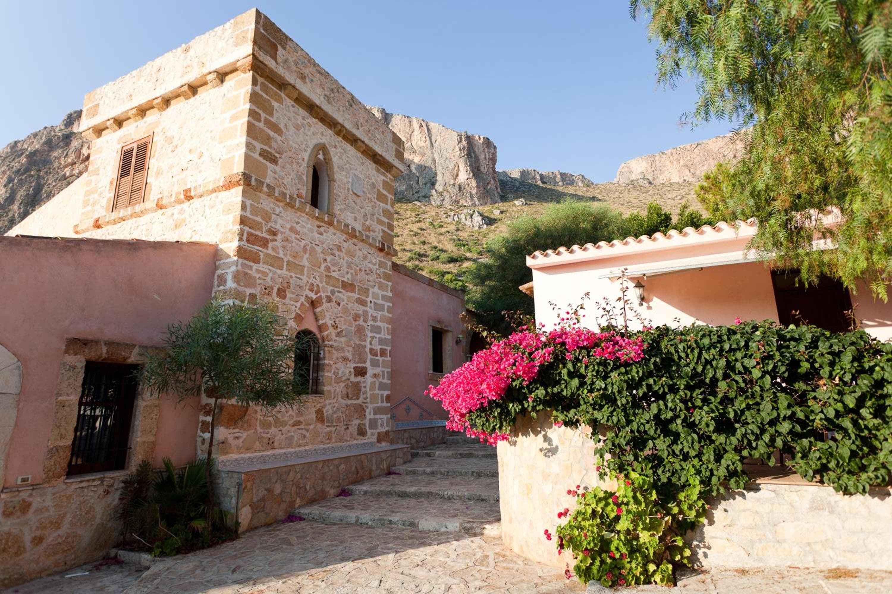 Cala Dell'Arena, wedding venue in San Vito Lo Capo, Italy