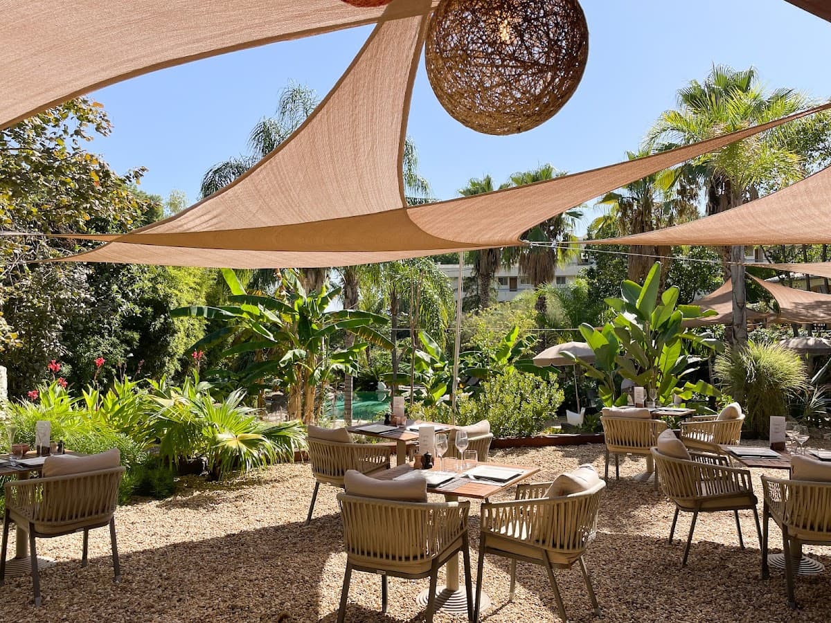 Cannes Villa St Barth : Maison d'hôtes de prestige 5 étoiles à Cannes - Piscine - SPA: destination wedding venue in 06400 Cannes, France