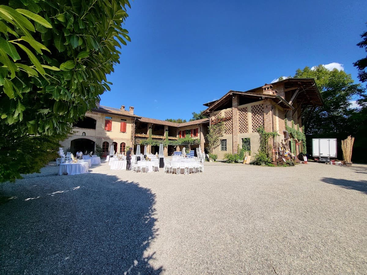 Cascina Giovanni: destination wedding venue in 20844 Triuggio MB, Italy