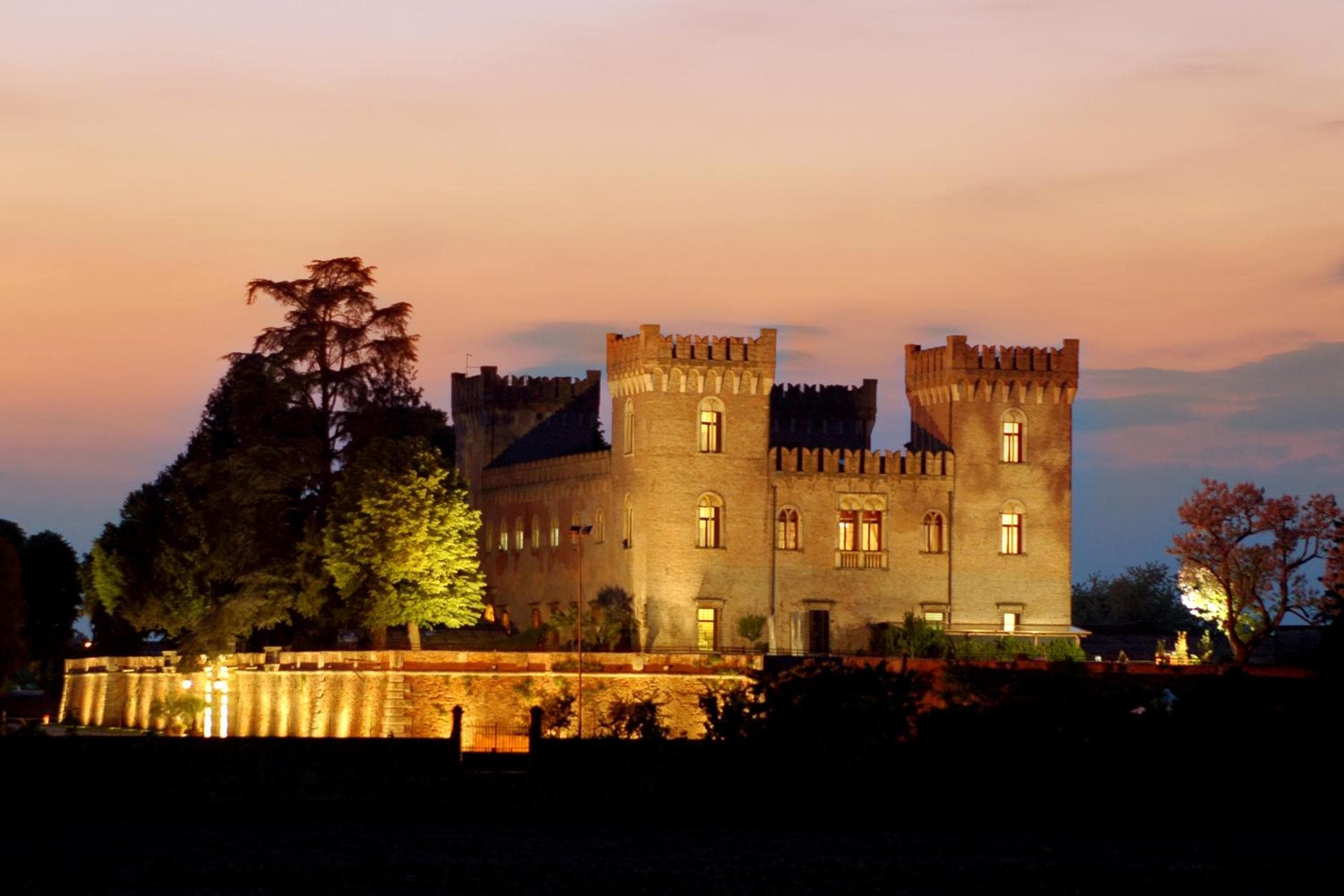 Castello Bevilacqua, wedding venue in Bevilacqua, Italy