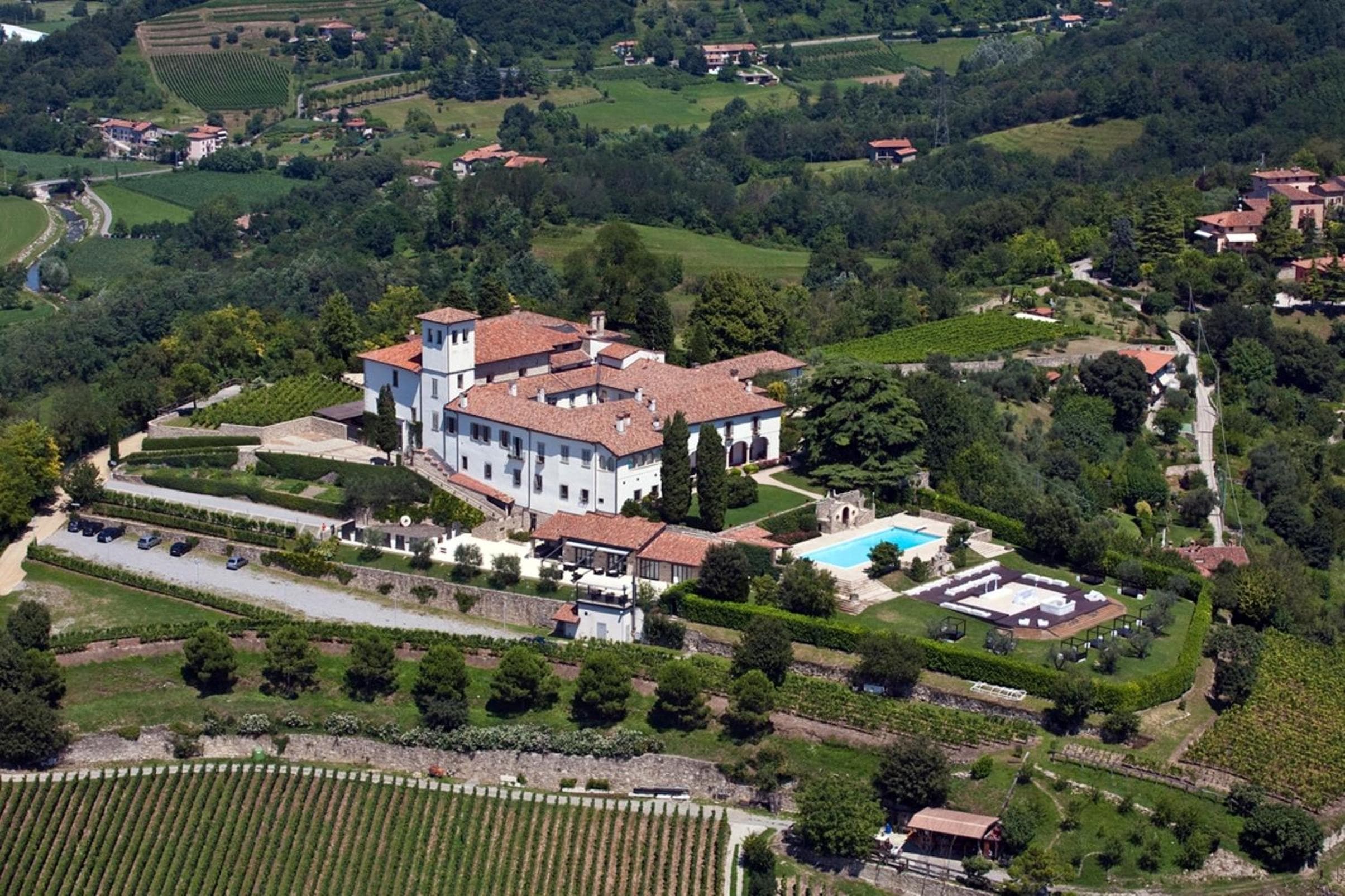 Castello degli Angeli, wedding venue in Carobbio degli Angeli, Italy