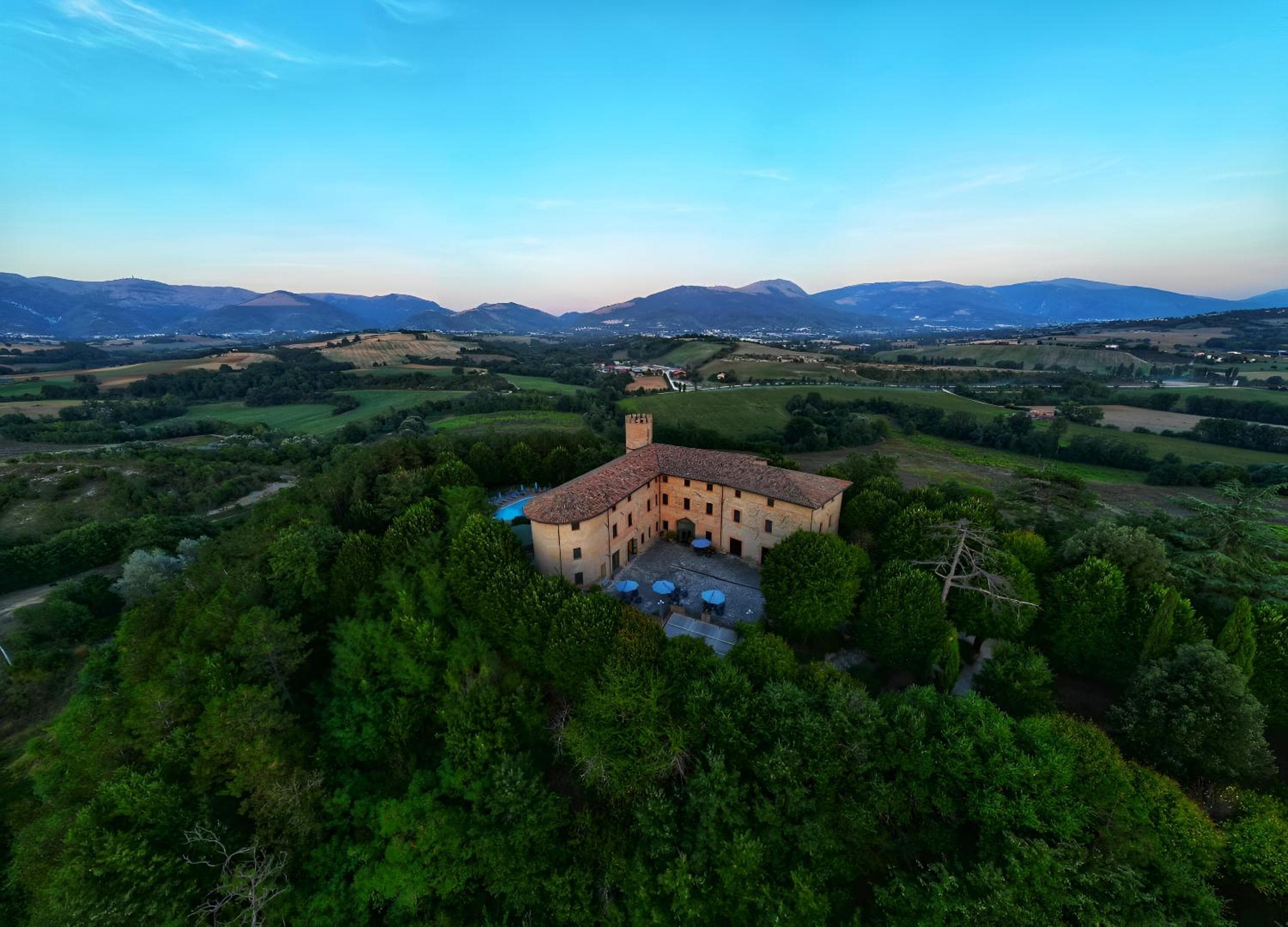 Castello di Baccaresca, wedding venue in Gubbio, Italy