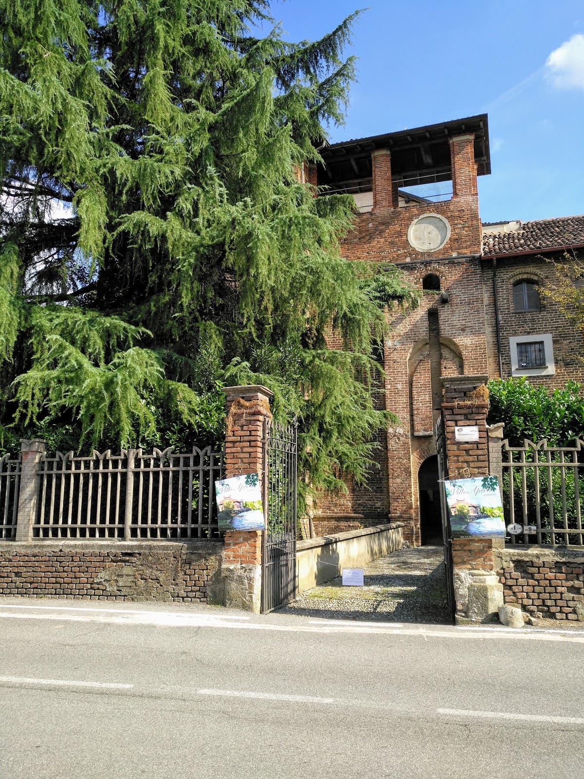 Castello di Sulbiate: destination wedding venue in 20884 Sulbiate MB, Italy