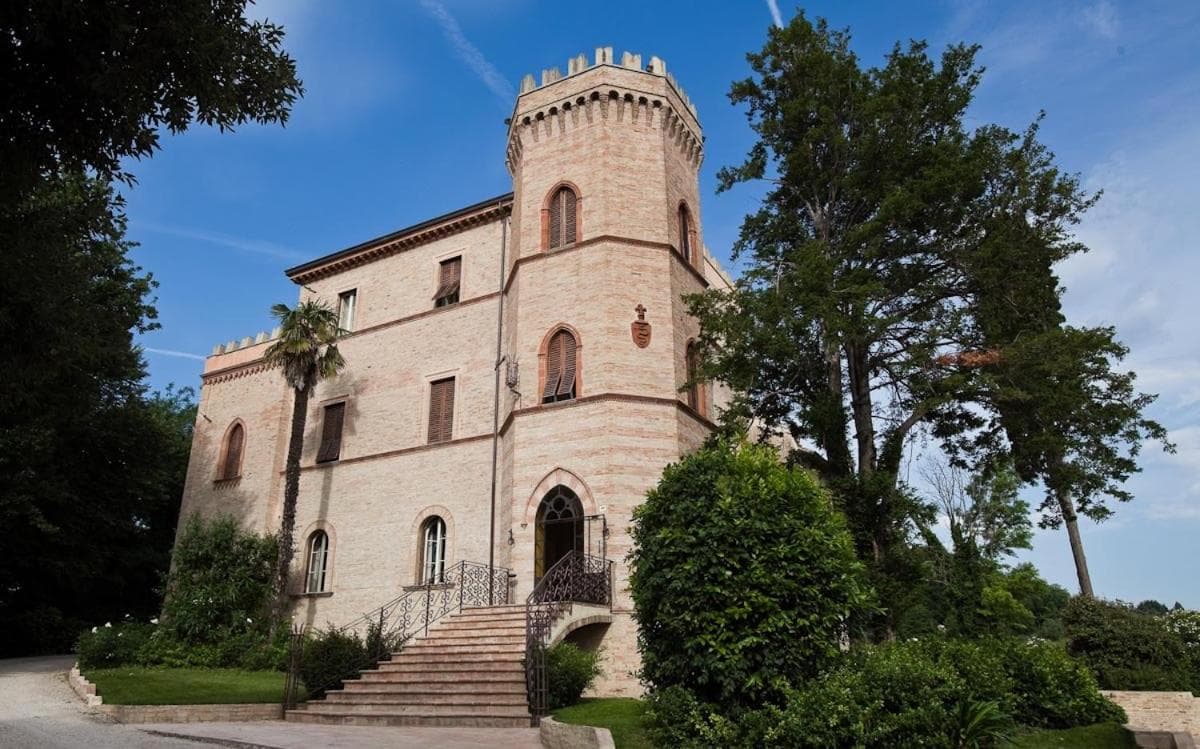 Castello Montegiove, wedding venue in Fano, Italy