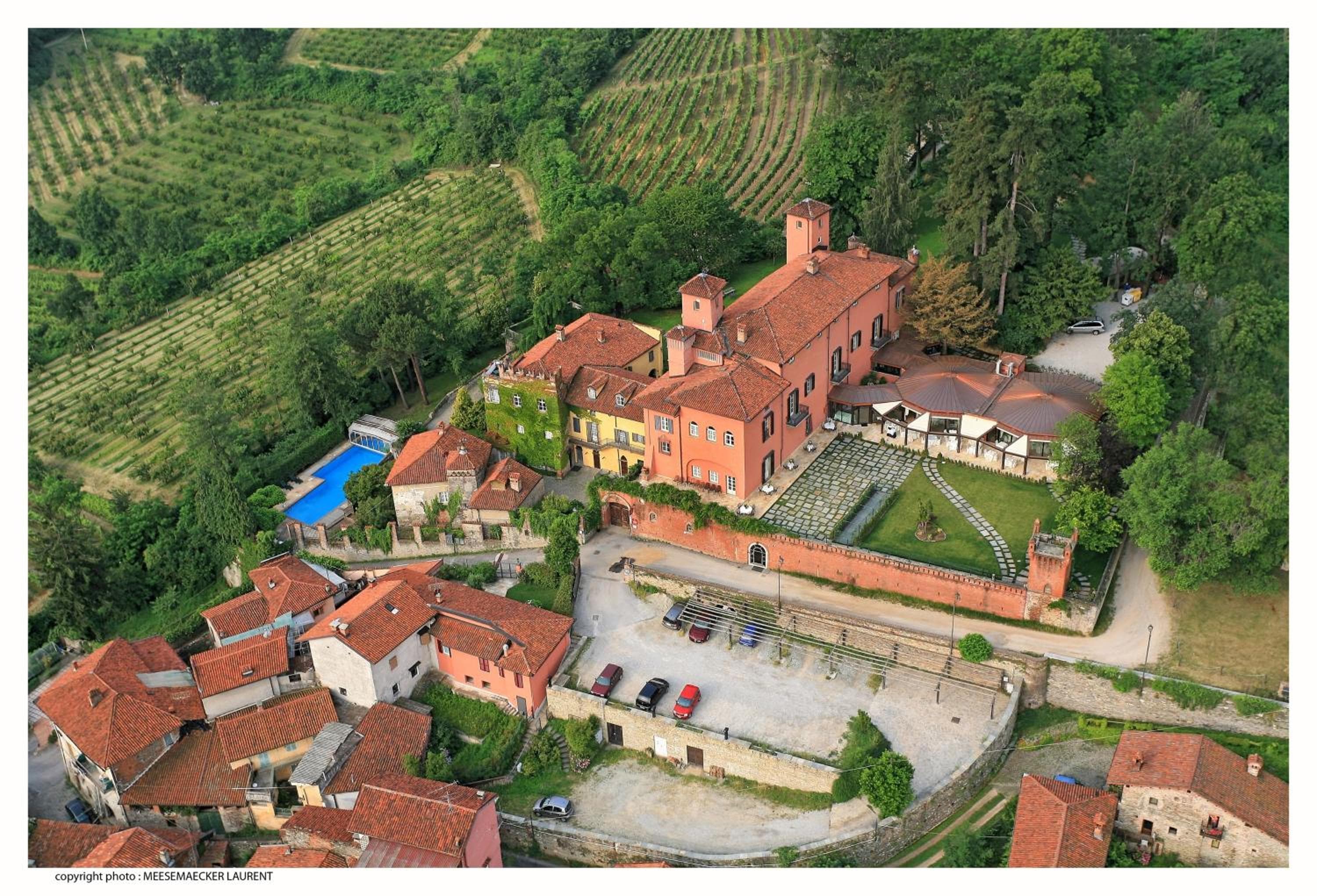 Castello Rosso, wedding venue in Costigliole Saluzzo, Italy
