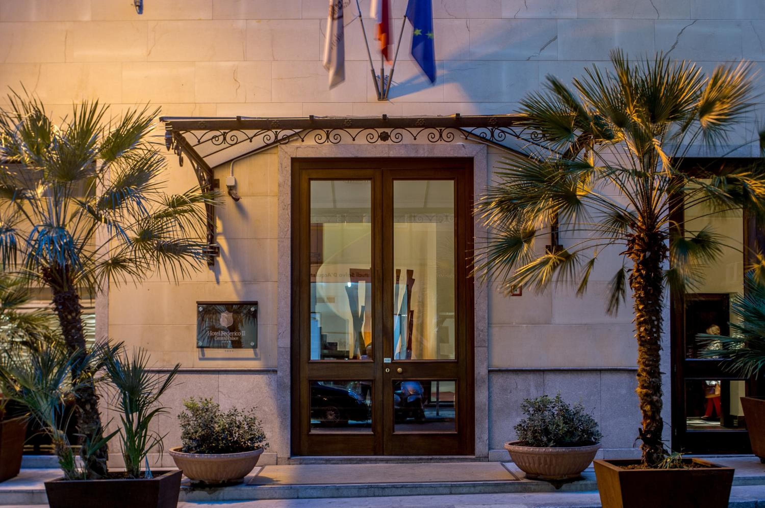 Central Palace Hotel Federico II, wedding venue in 90139 Palermo PA, Italy