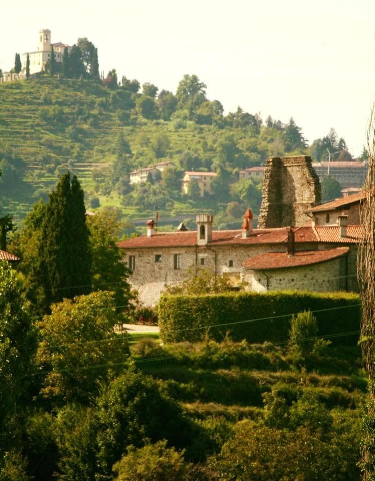 Cernusco Lombardone Castle, wedding venue in 23870 Cernusco Lombardone LC, Italy
