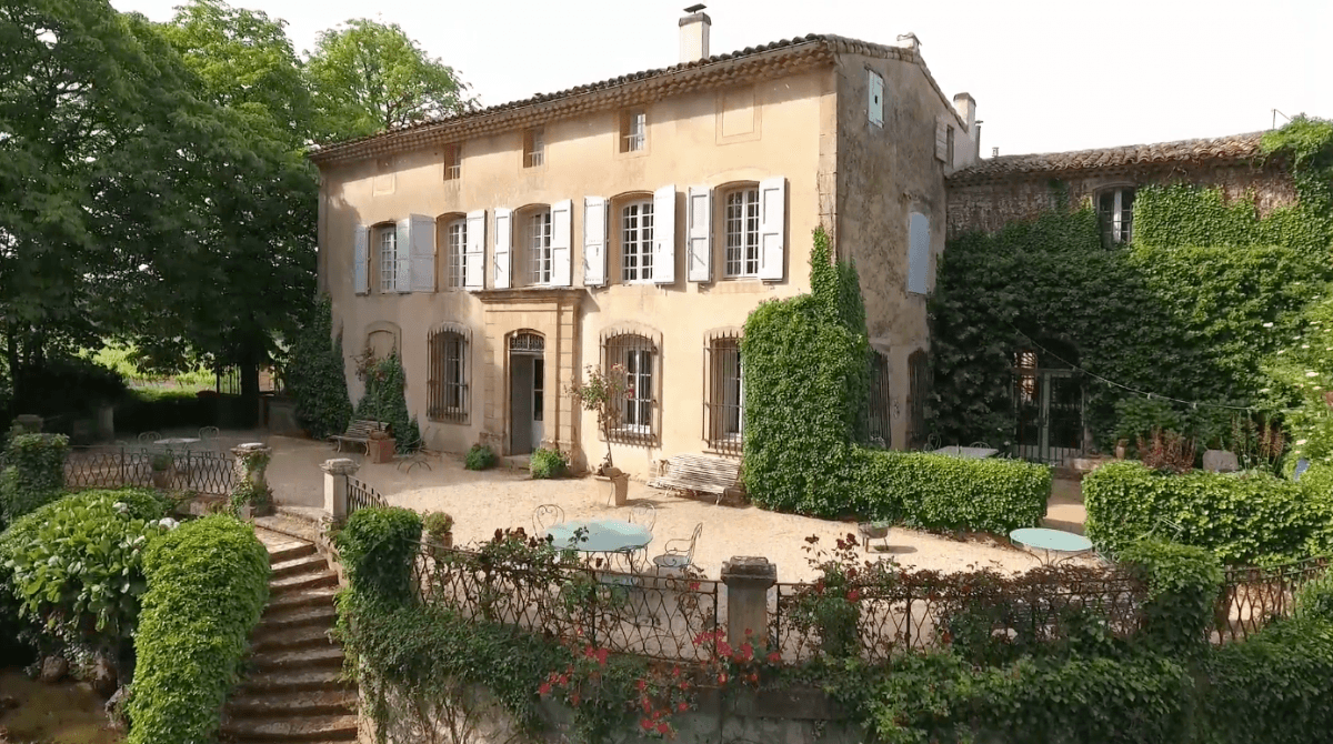 Château Barbebelle - Cave, hébergements et mariages: destination wedding venue in 13840 Rognes, France