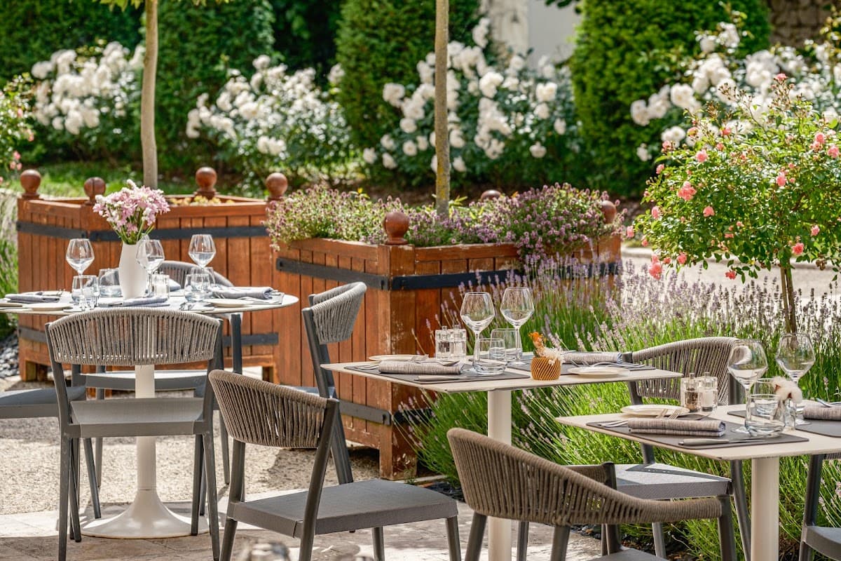 Château Belmont Tours by The Crest Collection — destination wedding venue in 37100 Tours, France