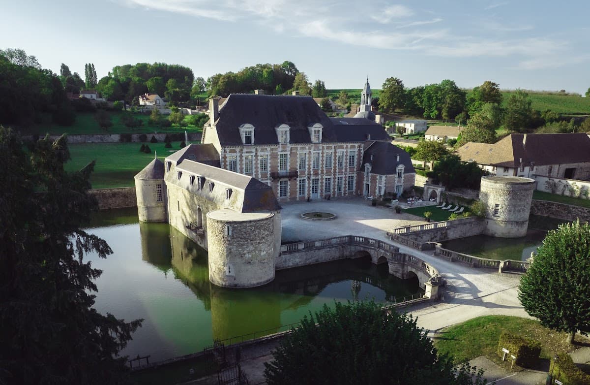 Château d'Étoges - Champagne - Hôtel: destination wedding venue in 51270 Étoges, France