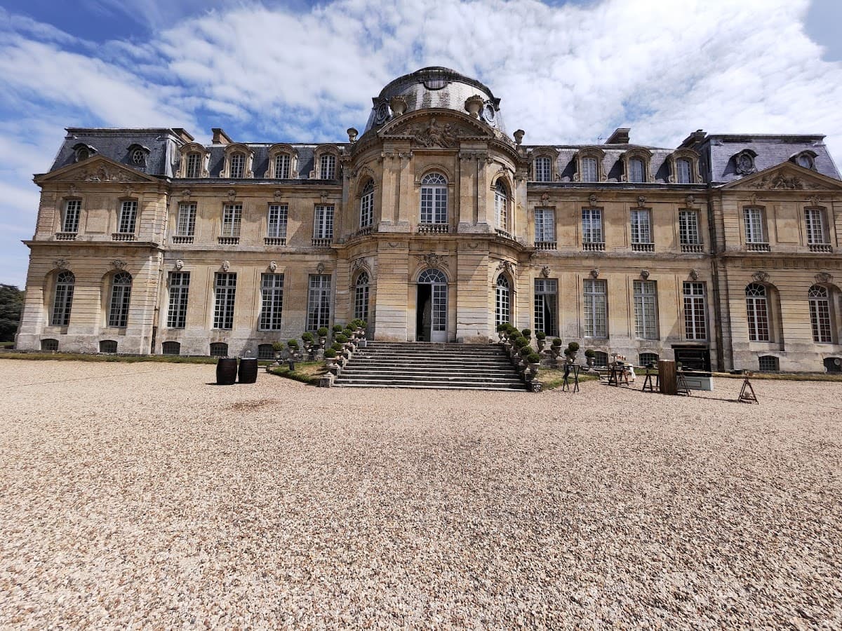 Château de Champlâtreux: destination wedding venue in 95270 Épinay-Champlâtreux, France