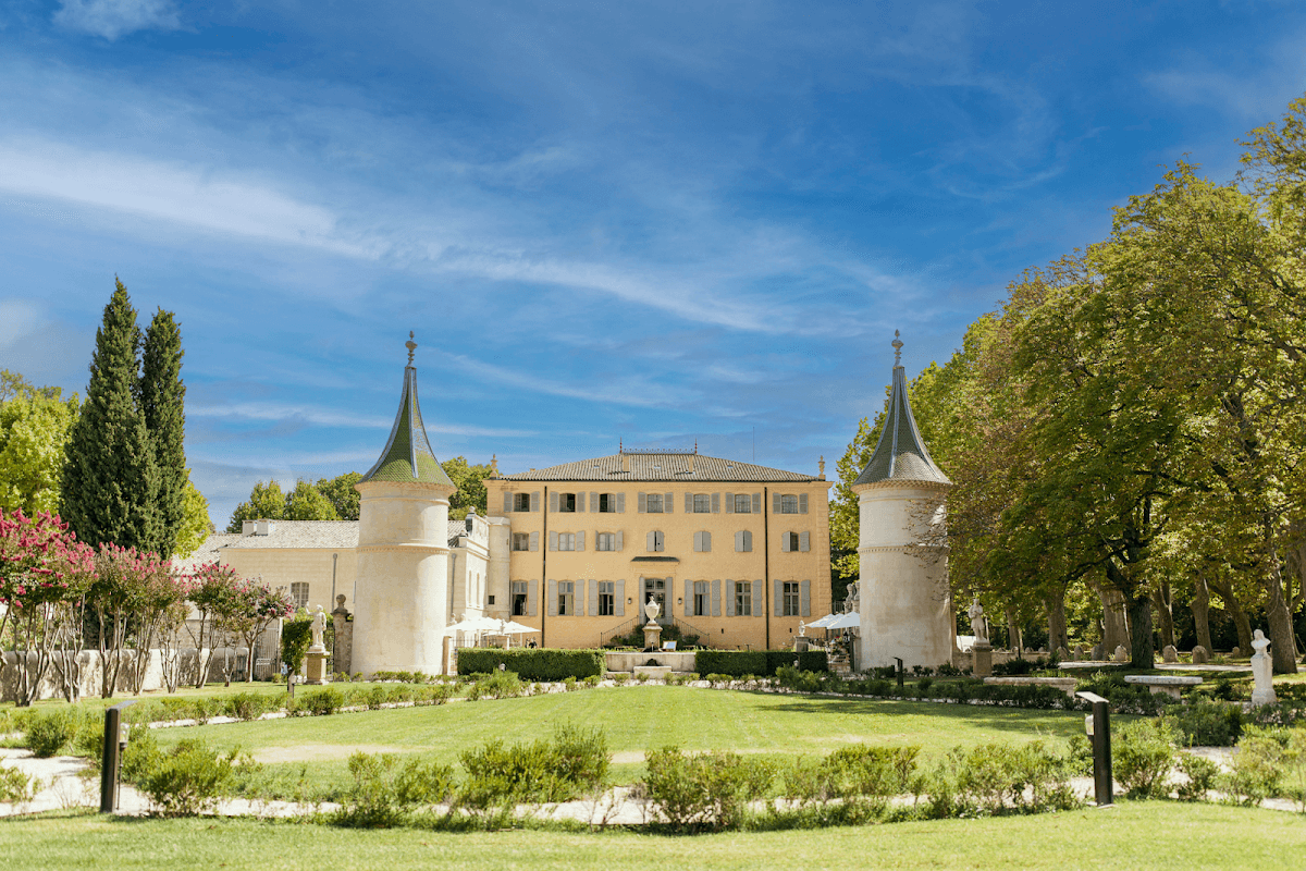 Château de Fonscolombe: destination wedding venue in 13610 Le Puy-Sainte-Réparade, France