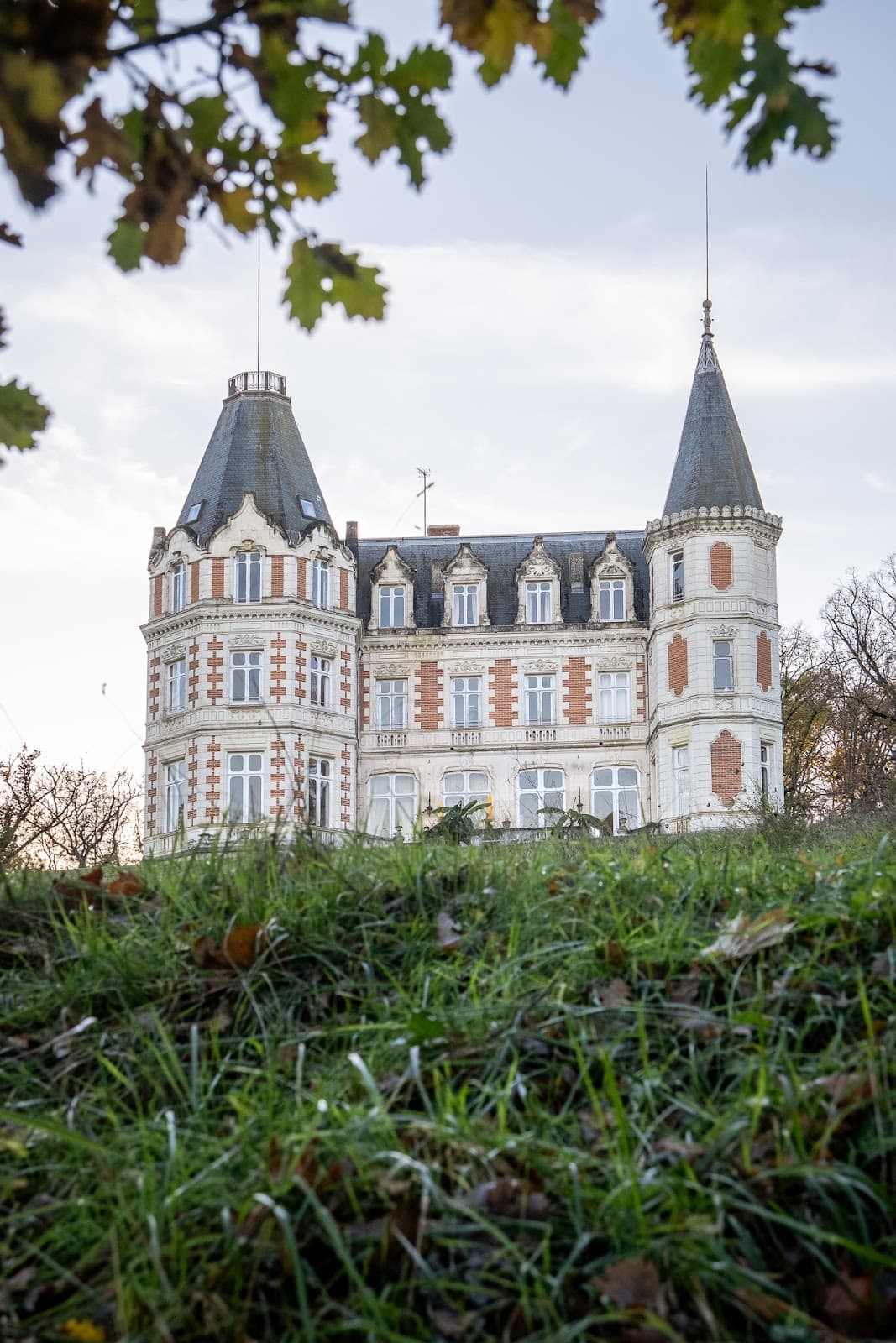 Château de l'Aubrière — destination wedding venue in 37390 La Membrolle-sur-Choisille, France