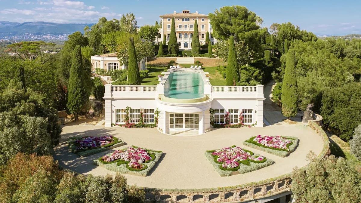 Château de la Croix des Gardes: destination wedding venue in 06150 Cannes, France