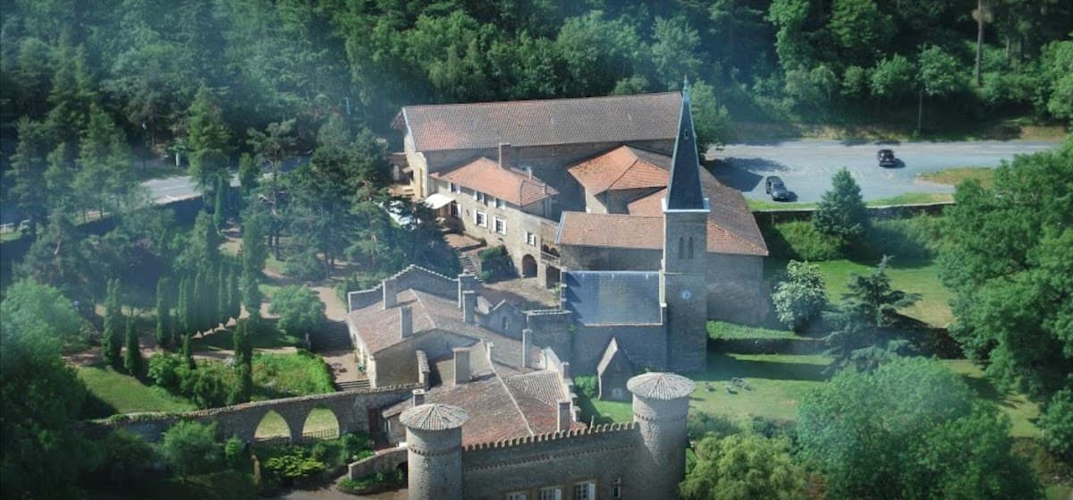 Château de Saint-Bonnet-le-Froid: destination wedding venue in 69690 Chevinay, France