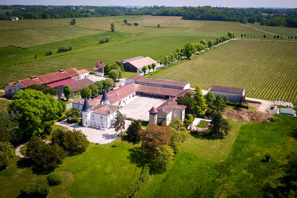 Château de Seguin — destination wedding venue in 33360 Lignan-de-Bordeaux, France
