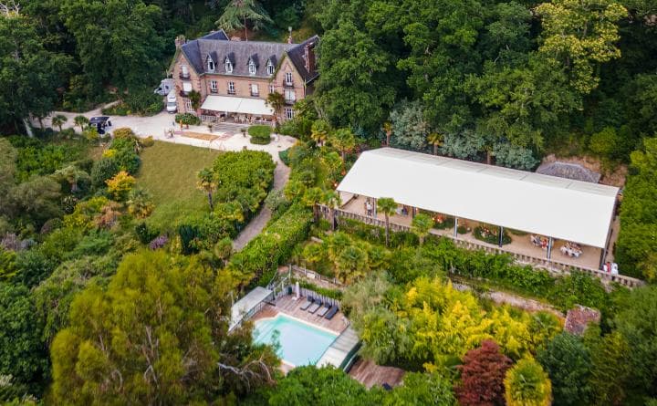 Château Les Hauts - Mont Saint Michel: destination wedding venue in 50530 Saint-Jean-le-Thomas, France