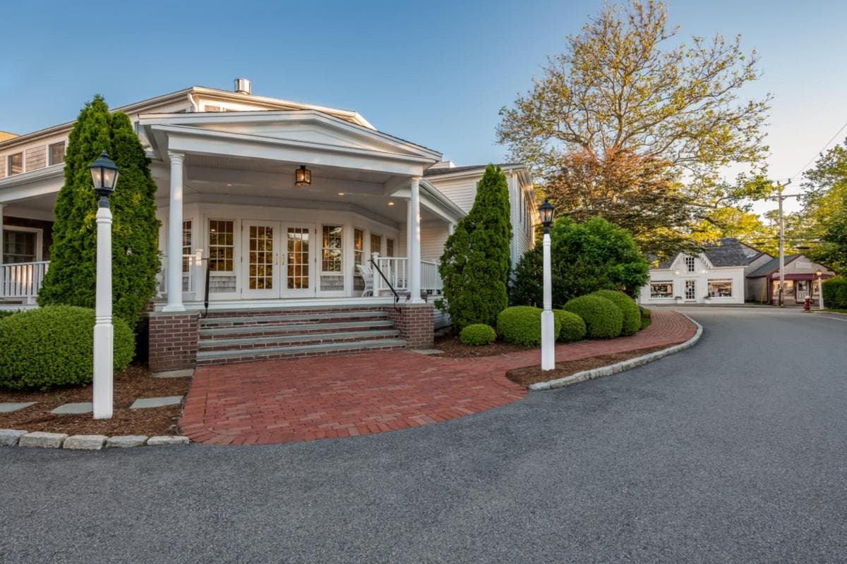 Chatham Wayside Inn, wedding venue in Chatham, United States