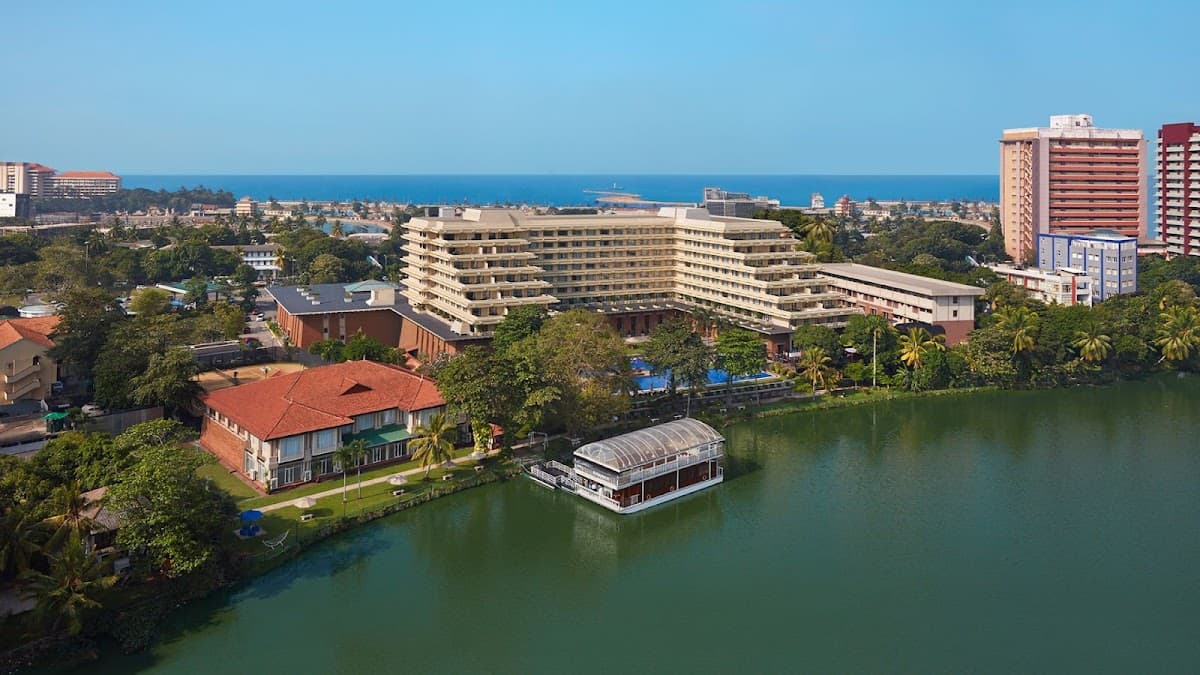 Cinnamon Lakeside Colombo: destination wedding venue in Colombo 00200, Sri Lanka