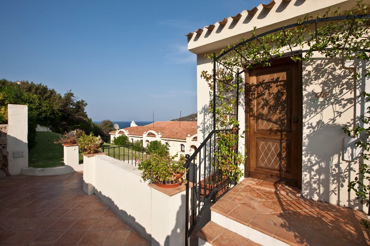 Club Hotel Baja Sardinia: destination wedding venue in 07021 Baja Sardinia OT, Italy